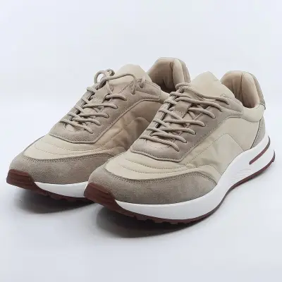 Paar sneakers, maat 42, Loro Piana, Week_end Walk Evo – kavel bij Domeinen Roerende Zaken, Groningen