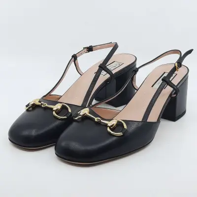 Paar hakken, maat 37, Gucci, 771601 37 220 – kavel bij Domeinen Roerende Zaken, Groningen
