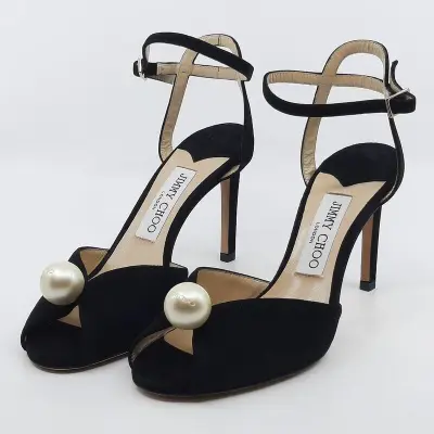 Paar pumps, maat 37, Jimmy Choo – kavel bij Domeinen Roerende Zaken, Groningen