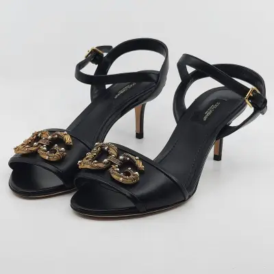 Paar pumps. maat 37,5, Dolce&Gabbana, CR1156 – kavel bij Domeinen Roerende Zaken, Groningen