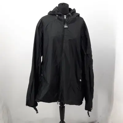 Jas, maat 7, Moncler – kavel bij Domeinen Roerende Zaken, Groningen