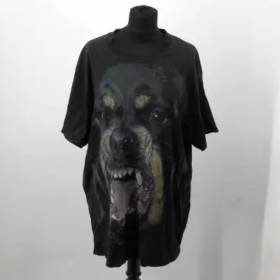T-shirt, maat S, Givenchy – kavel bij Domeinen Roerende Zaken, Groningen