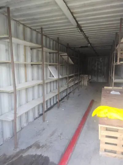 Bureel-en zeecontainers – veiling bij Openbare Verkopen, Veurne
