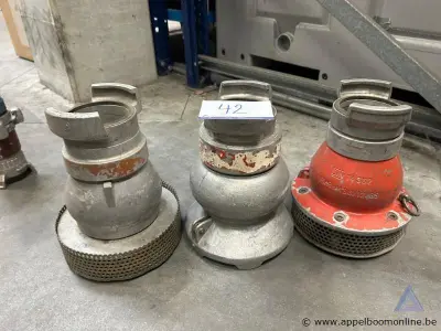 3 metalen zuigziften met koppelingen, type 110 DSP – kavel bij Appelboom