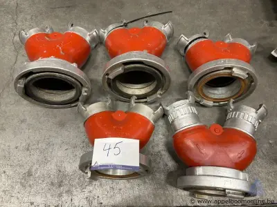 Metalen verdeelstukken met Storz-koppelingen – kavel bij Appelboom