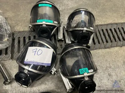 4x Ademluchtmaskers DRÄGER Panorama Nova, met spanbeugel – kavel bij Appelboom