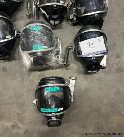 5x Ademluchtmaskers DRÄGER Panorama Nova, met spanbeugel – kavel bij Appelboom