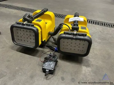 2 draagbare verlichtingssystemen PELI 9430 RALS, inclusief lader. Werking niet gekend – kavel bij Appelboom