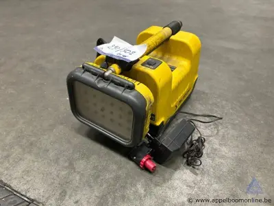 Draagbaar verlichtingssysteem, inclusief lader, PELI 9430 RALS. Werking niet gekend – kavel bij Appelboom
