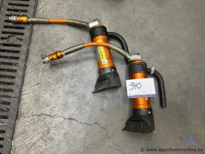 2 hydraulische deuropeners Holmatro, maximale capaciteit 100 kN – kavel bij Appelboom