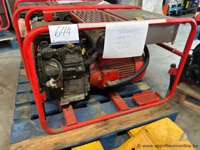 Stroomgenerator KIRSCH D54293 Trier-Biewer 6 BSV, bouwjaar 1999, 4.8 kW, 400 V en 230 V uitgang, 114 kg, geluidsniveau 98 dB. Werking niet gekend – kavel bij Appelboom