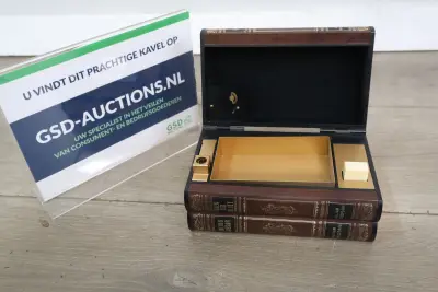 Verborgen opbergdoos voor tabakswaren – kavel bij GSD Auctions, Zoeterwoude