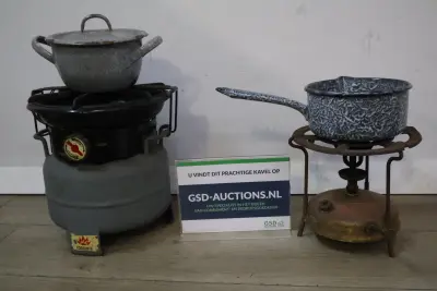 Vintage Petroleumstellen met Pannetjes – kavel bij GSD Auctions, Zoeterwoude