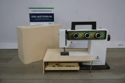 Husqvarna 5710 Naaimachine – kavel bij GSD Auctions, Zoeterwoude