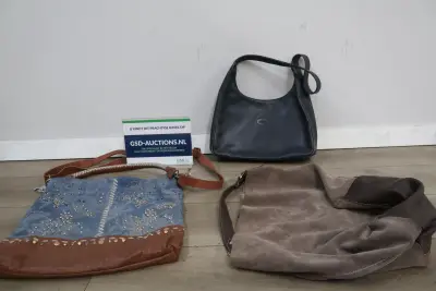 Drie diverse damestassen – kavel bij GSD Auctions, Zoeterwoude