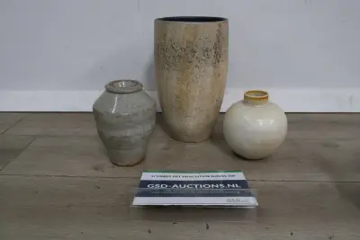 Set van drie keramische vazen – kavel bij GSD Auctions, Zoeterwoude