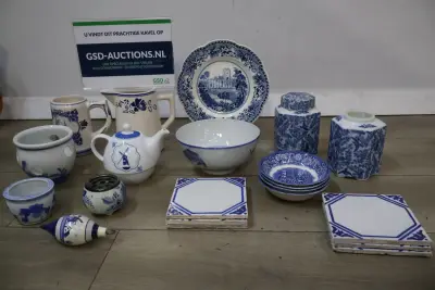Verzameling Blauw-Wit porselein – kavel bij GSD Auctions, Zoeterwoude