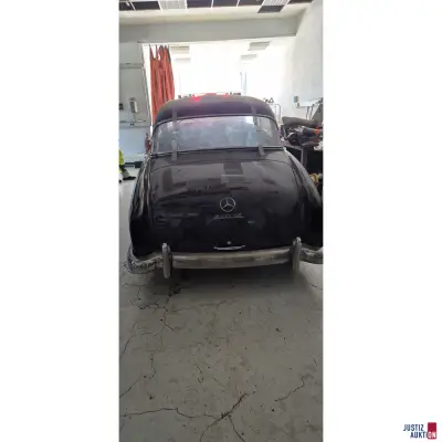 schwarzer Mercedes Benz 220 SE // Coupé – kavel bij Justiz-Auktion, Rastatt