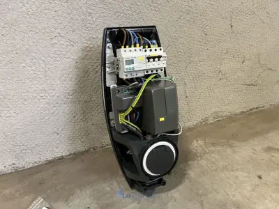 10 dubbele laadstations EVBOX BUSINESSLINE 4G - 16 A - SATELLITE – kavel bij VH Auctions