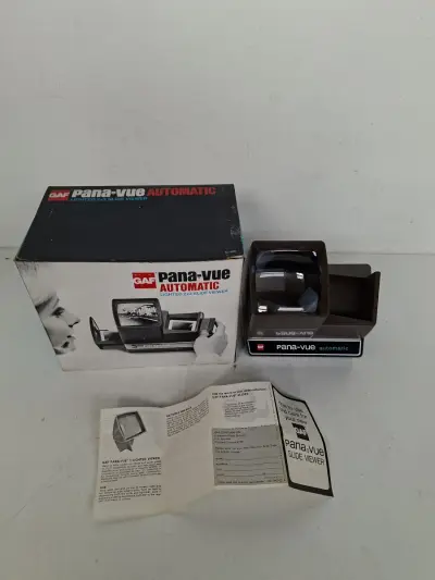 Vintage GAF Pana-vue AUTOMATIC Verlichte Diasuizer (2x2) – kavel bij De Kringwinkel, Waardamme