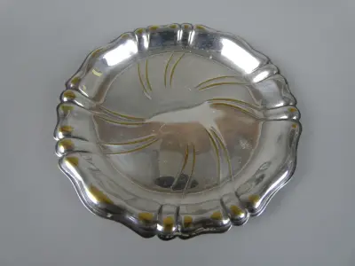 Decoratief metalen schaaltje met gouden accenten – kavel bij De Kringwinkel, Diest