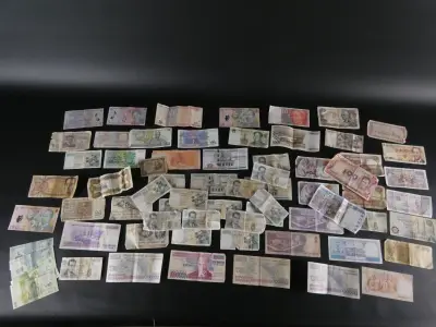 Verzameling oude buitenlandse bankbiljetten – kavel bij De Kringwinkel, Heverlee