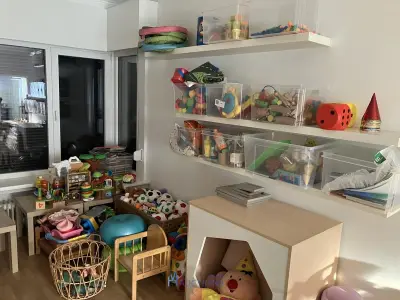 Grote partij speelgoed en kindermeubilair – kavel bij VH Auctions