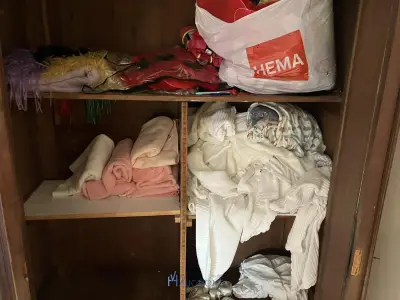 Partij verkleedkledij en textiel – kavel bij VH Auctions
