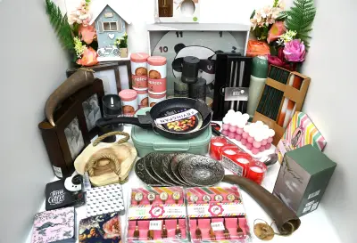 4x Mystery Wonen & decoratie Box XL met 50 items (200 stuks) – kavel bij GSD Auctions, Zoeterwoude