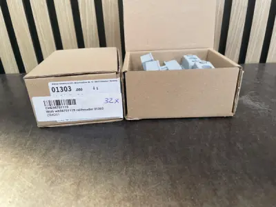 Wöhner 01303 Railhouder – 8 stuks – kavel bij XL Auctions