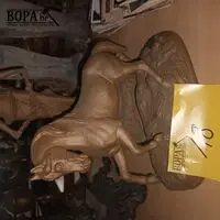 Metalen beelden. 2 stuks – kavel bij BOPA Auctions, Ieper
