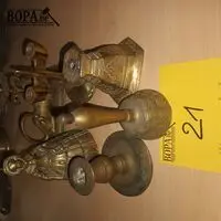 Koperen bellen en kandelaars. 6 stuks – kavel bij BOPA Auctions, Ieper
