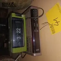 Vintage klokradio’s. 2 stuks – kavel bij BOPA Auctions, Ieper