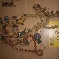 Lot juwelen, spelden en medailles – kavel bij BOPA Auctions, Ieper