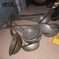 Tinnen en verzilverde pollepels. 11 stuks – kavel bij BOPA Auctions, Ieper