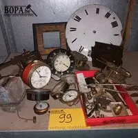 Onderdelen voor klokken en wekkers – kavel bij BOPA Auctions, Ieper