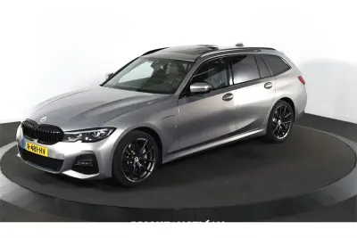 BMW 330e Touring Business Edition Plus 296pk 2022 (Origineel-NL) 3-Serie, R-481-HV – kavel bij Bright Auctions