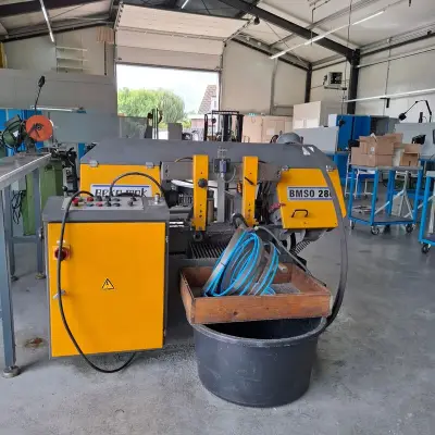 Bandzaagmachine met aanvoerbaan Beka-Mak, BMS 280, bouwjaar 2008 – kavel bij Onlineveilingmeester, Aalsmeer