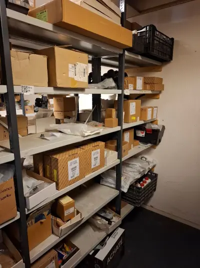 Partij installatiemateriaal in 2mtr stelling – kavel bij Onlineveilingmeester, Hoogeveen