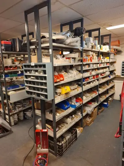 Ca 16mtr dubbelzijdige stelling – kavel bij Onlineveilingmeester, Hoogeveen