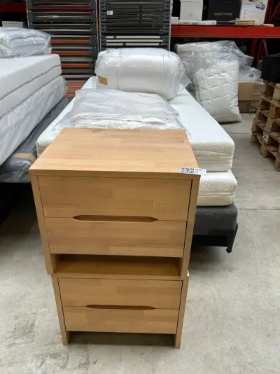 Boxpring 180x200 cm, matrassen en 2 nachtkastjes – kavel bij Onlineveilingmeester, Hoogeveen