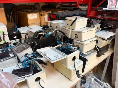 Ca. 55x ICT / netwerkkast – kavel bij Onlineveilingmeester, Hoogeveen