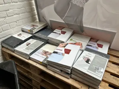 Ca. 26x Hoeslaken, W.o. Vandyck, Carese – kavel bij Onlineveilingmeester, Hoogeveen