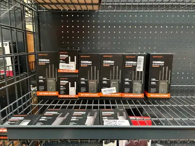 Ca. 11x Wifi accessoires, Newfast – kavel bij Onlineveilingmeester, Hoogeveen