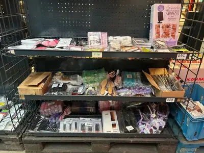 4x Inhoud stellingvak w.o. mode- en haaraccessoires, W.o. H&M, Cider, Contents – kavel bij Onlineveilingmeester, Hoogeveen