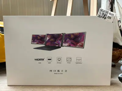 Triple-monitor uitbreiding voor laptops met tas – kavel bij Onlineveilingmeester, Hoogeveen