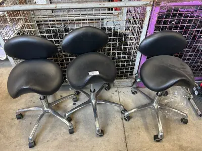 3x Verrijdbare kruk met rugleuning – kavel bij Onlineveilingmeester, Hoogeveen