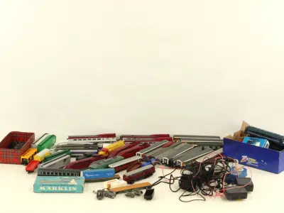 11 kg modeltreinen (Marklin/Lima/Roco/Mehano) + accesoires – kavel bij De Kringwinkel, Antwerpen