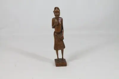 Houten Afrikaans beeldje – kavel bij De Kringwinkel, Brecht