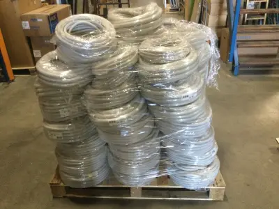 Pallet met flexibele elektriciteits slangen IPS, grijs – kavel bij Onlineveilingmeester, Zutphen